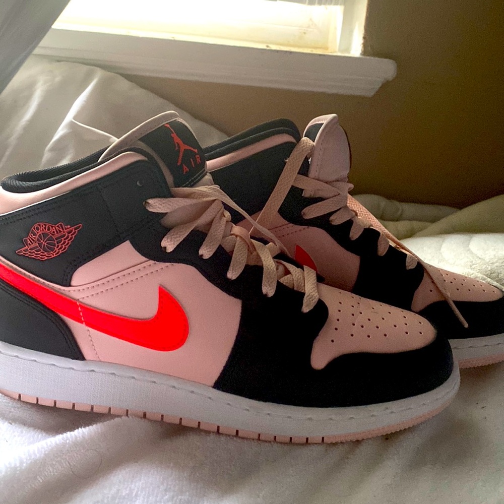 Jordan 1 black pink crimson